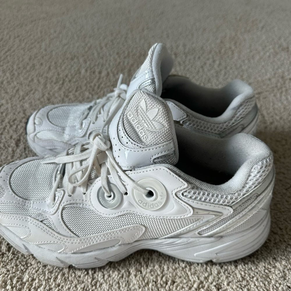Adidas Astir sneakers